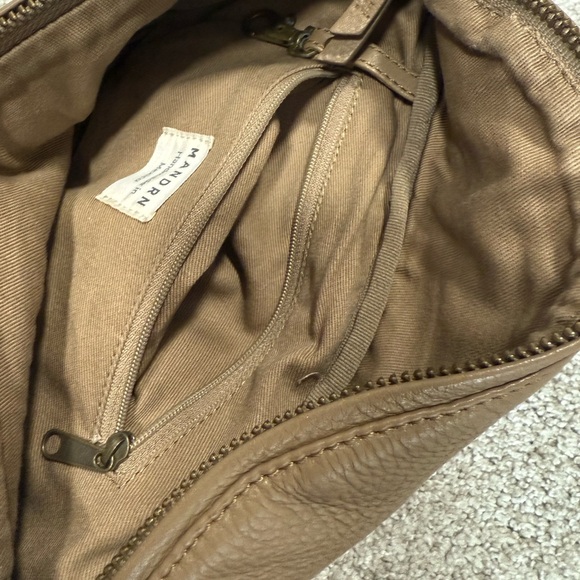 Mandrn Atlas Crossbody - Picture 8 of 8